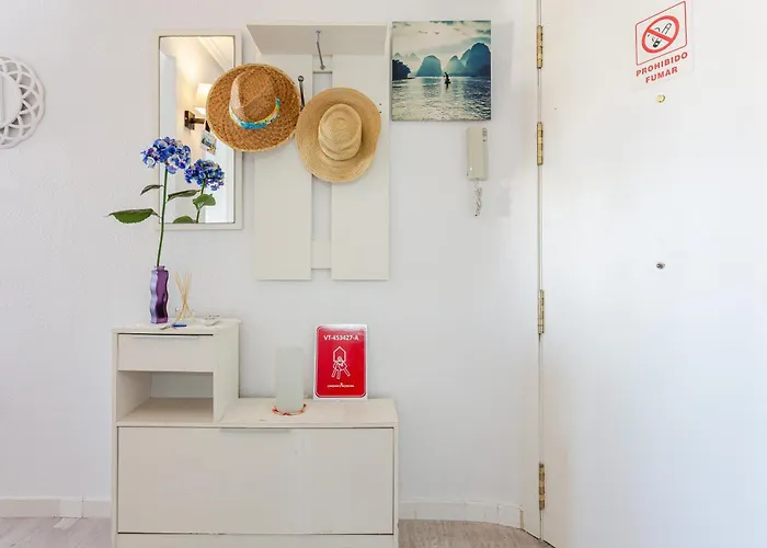 Апартаменты Purisima Fantastic Seaview & Walk To Everything Торевьиа